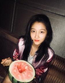 娱乐圈吃瓜关晓彤图片,揭秘明星幕后生活